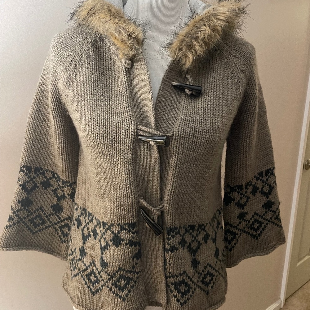 Hooded sweater
